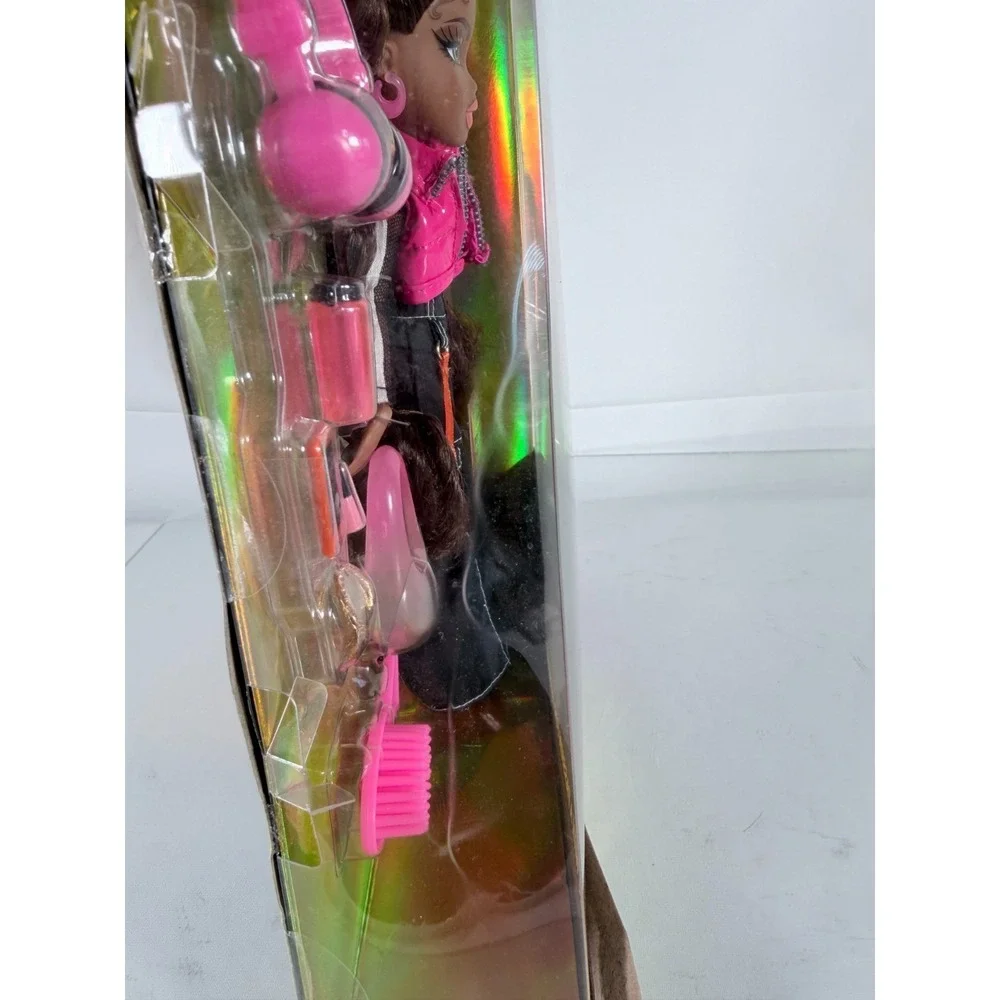 ALWAYS BRATZ SASHA Fashion Doll w Poster - MGA Entertainment -‎ 2023 - NEW!